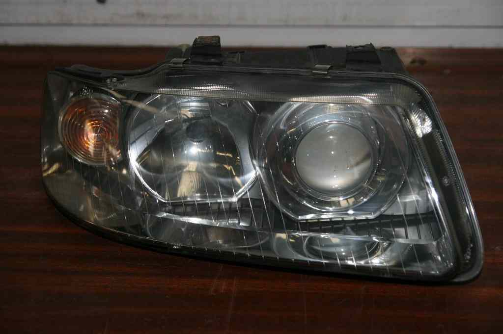 Optique droit AUDI A3 I (8L) PHASE 2
01/2001

