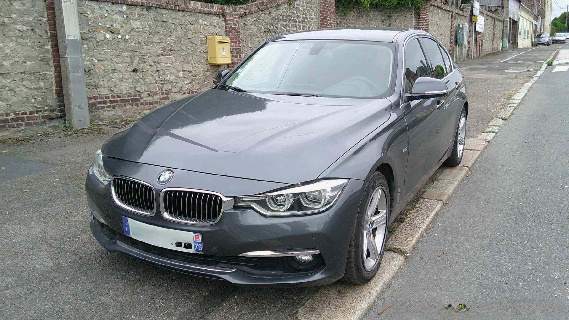 Occasion  BMW Serie-3  F30 PHASE 2 318d 2.0D 16V TURBO

150 CH

MILLESIME 09/2015

222644 KMS

BON ETAT GENERAL

BOITE AUTO SPORT

CUIR, ATTELAGE



