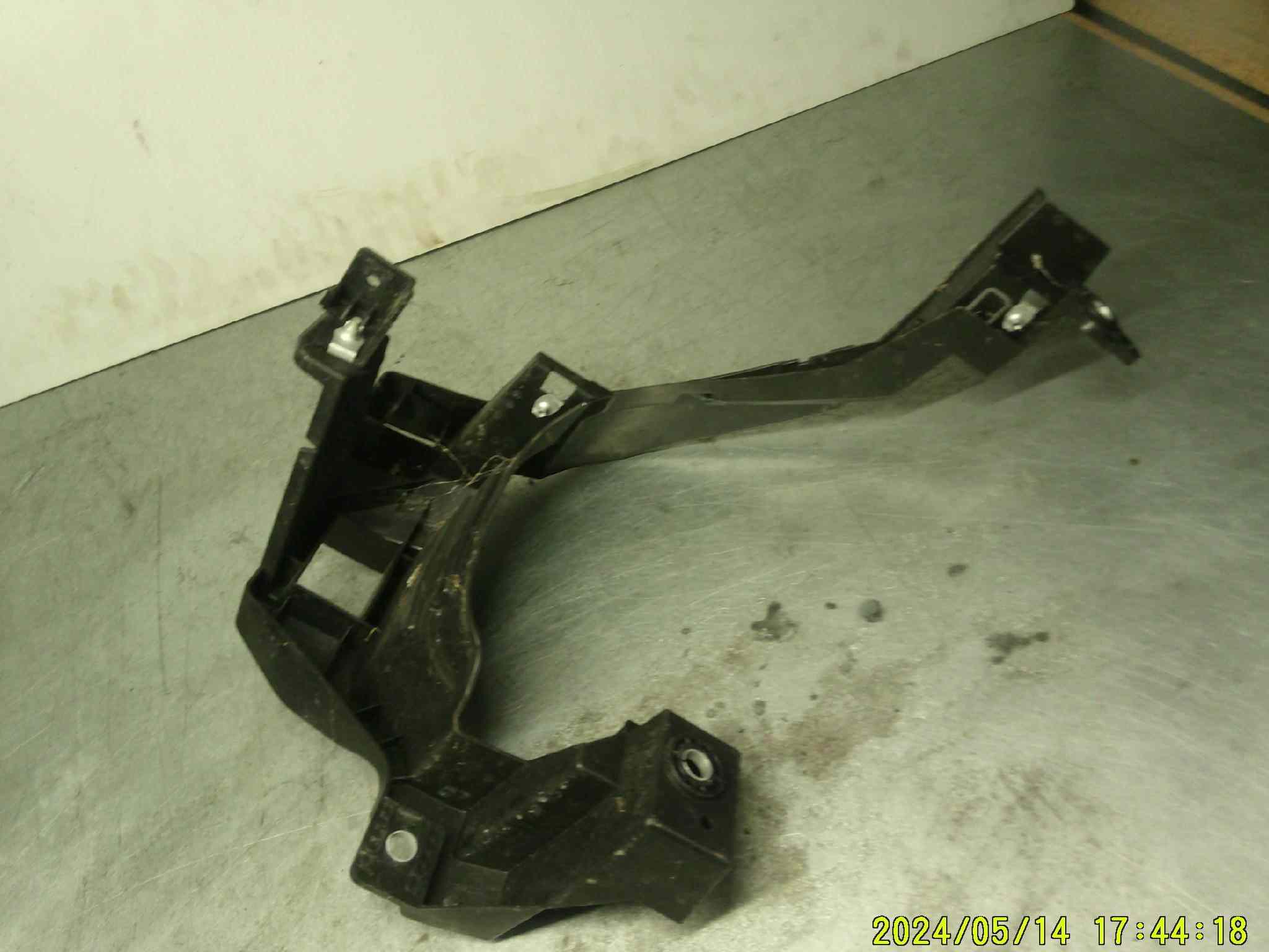 support phare avant Droit
CITROEN C3 aircross 2019
ref : 13490039