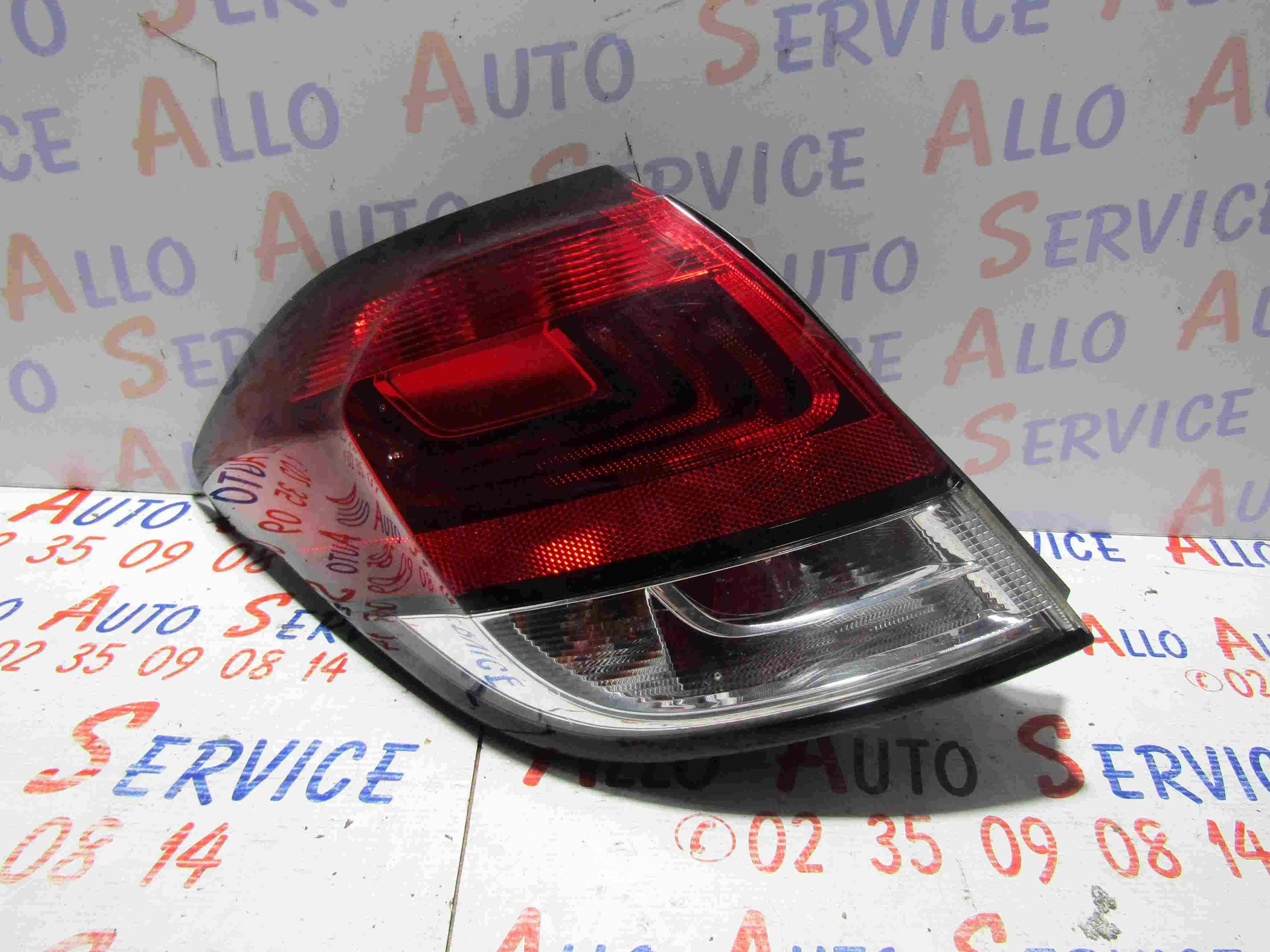 FEU ARRIERE Droit
CITROEN C4 Picasso 1 1.6 HDI
16.11.2009

