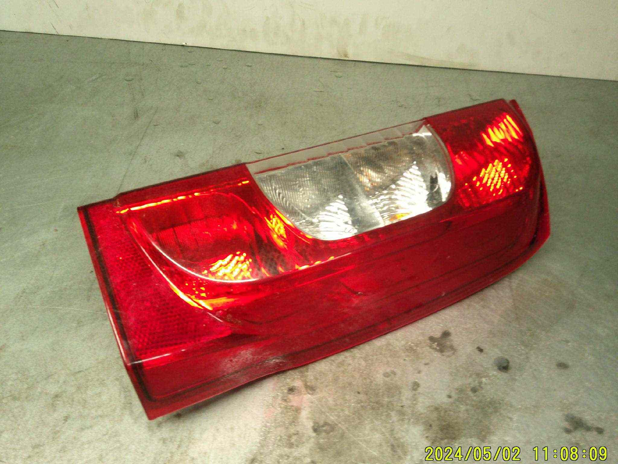 Feu Arriere Droit
CITROEN Nemo 
ref : 01391431080e
        17424f


