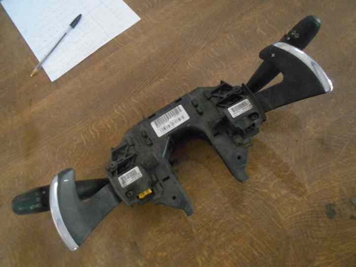 Bloc Commodo 
CITROEN C4
An 2007

Valeo 96627924XT