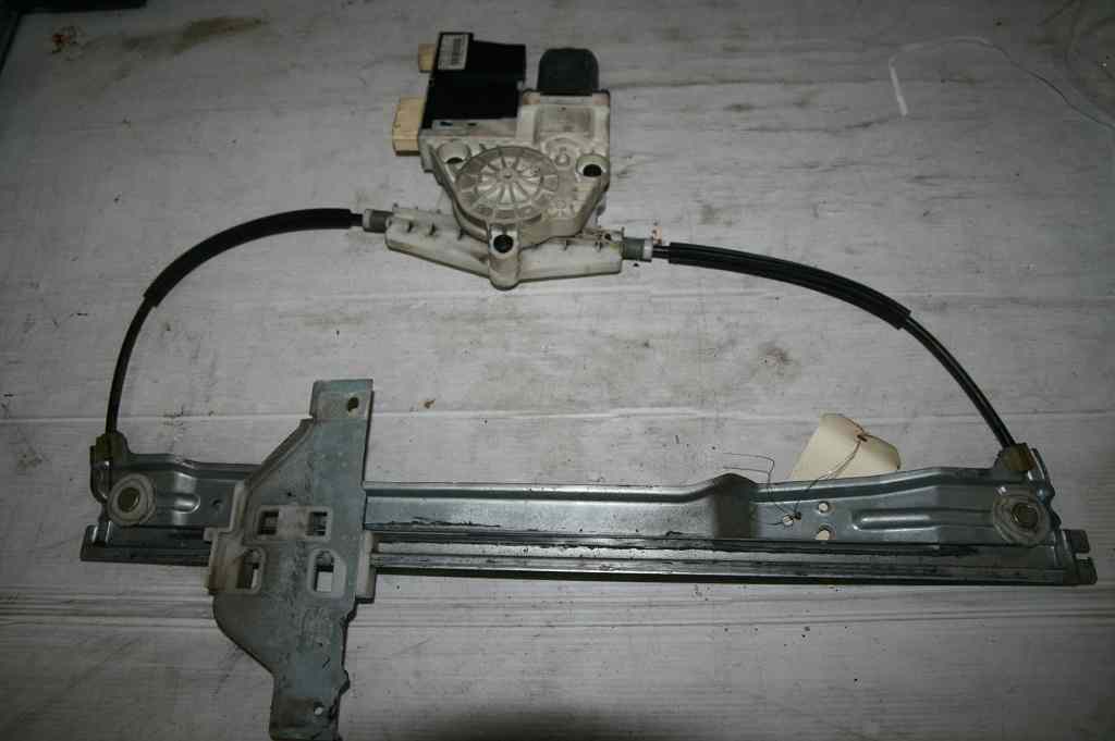 Leve Vitre Av Droit CITROEN C4 1 ph2
10.2004