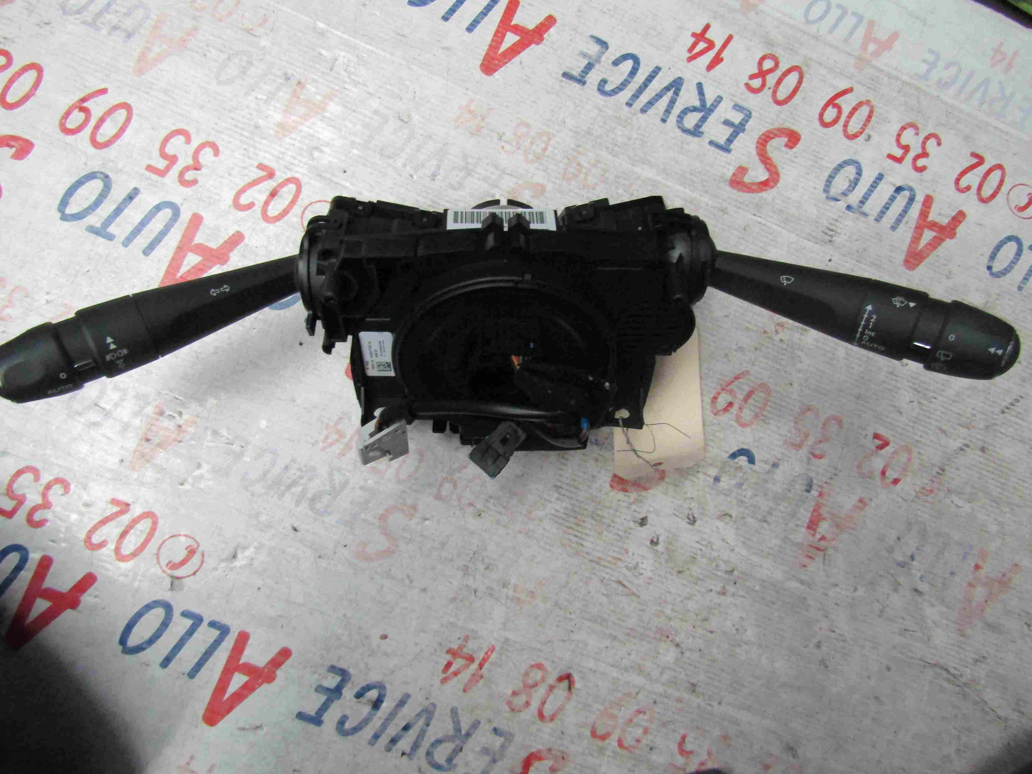 Commodo (COM2008)
CITROEN C4 Ⅱ Phase 2 1.2 PureTech 110CV
03.2017

Référence : PSA 98199434ZD / COM2008P