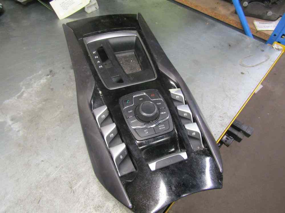 Panneau de commande 96661742ZD  Citroen Peugeot DS5
CITROEN DS5

