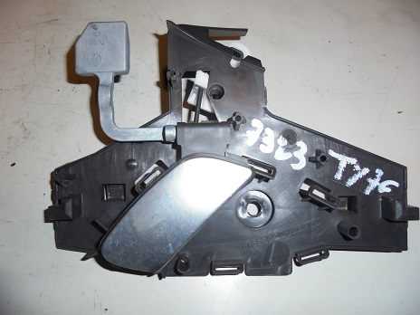 Poignee intérieure avant gauche
CITROEN C5 
An 06.2001 - 08.2004