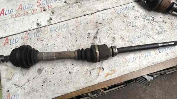 Cardan Droit
CITROEN Xsara Picasso
Ph2 1.6 HDI
Année 2006

Code Moteur:DV6TED4_9HZ

