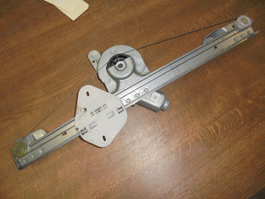 Leve Vitre Av Gauche
DACIA Logan 1 phase 2
An 07.2008 - 12.2012