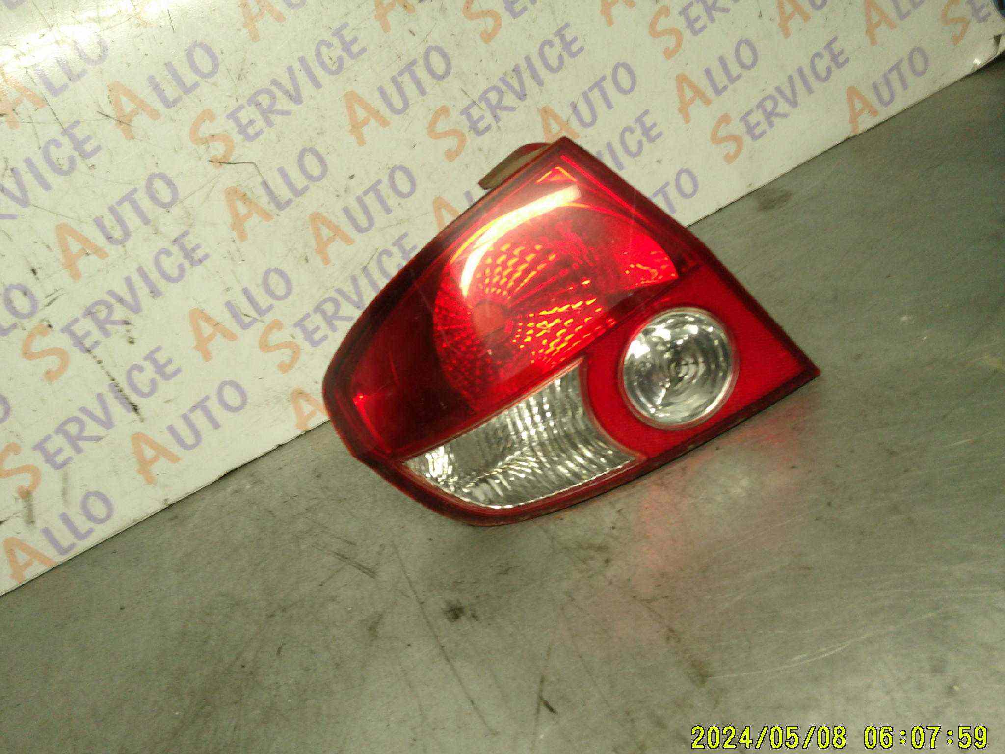 Feu Arrière Gauche
HYUNDAI Getz
réf: 92401-1CXXX

VENDU sans platine 


