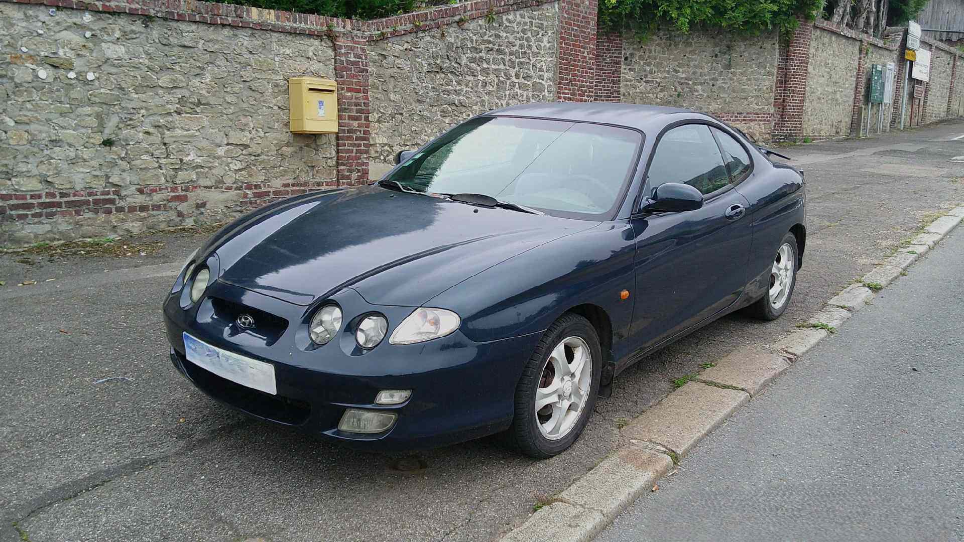 Occasion  HYUNDAI Coupe 1  1.6i 16V 

110 CH

MILLESIME 12/2001

142745 KMS

