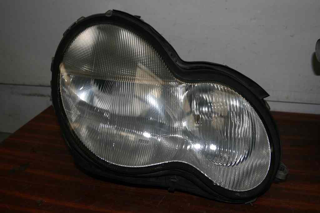 Optique Droit MERCEDES Classe C W203

