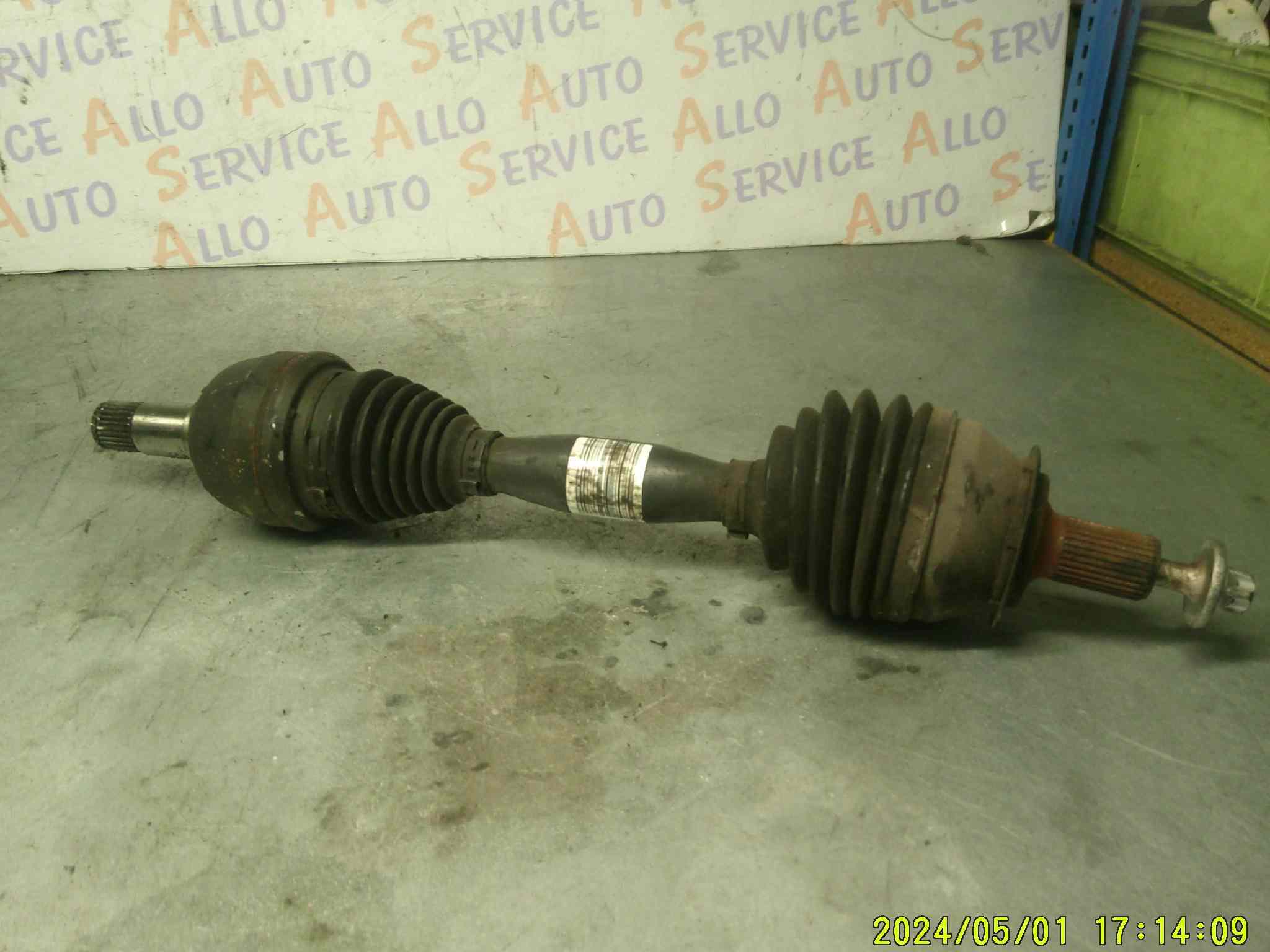 Cardan gauche 
MERCEDES w176 
ref: a246 3309000

