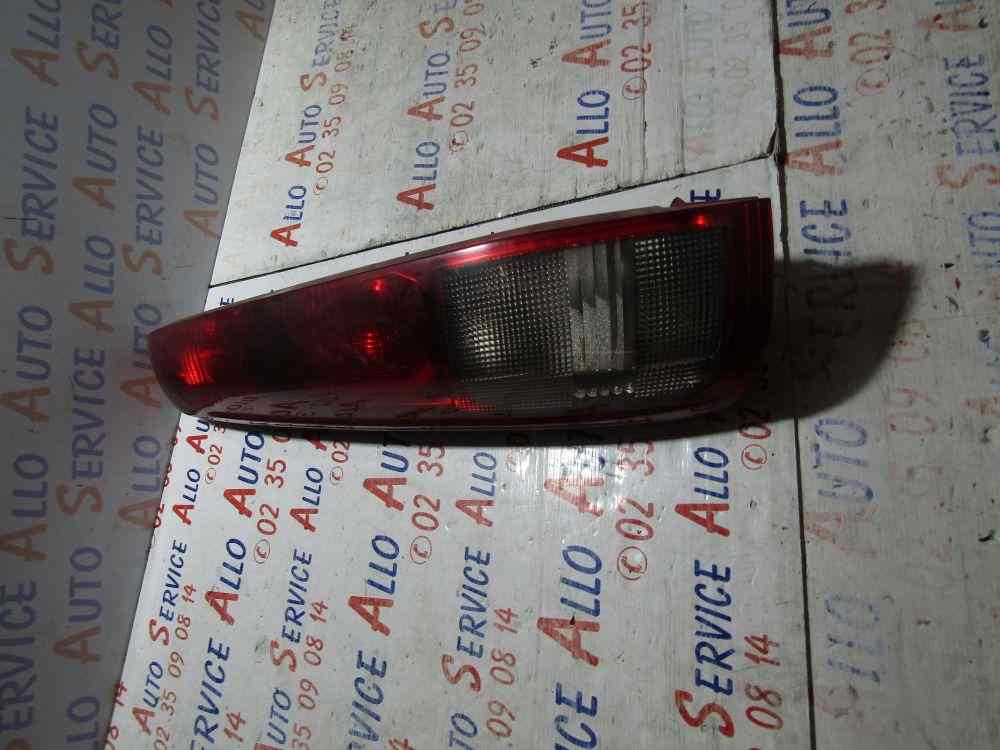 Feu Arriere Gauche
NISSAN X-Trail 1 PHASE 1 2.2 VDI-16V TURBO 4X4
13.11.2003

