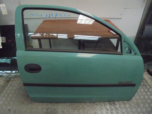 Porte AV Droit
OPEL Corsa C (3 portes)
An 10.2000 - 08.2003

Vendue nue

Frais de Port sur devis