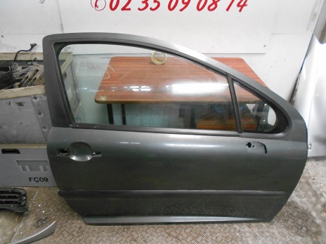 Porte AV Droit
PEUGEOT 207 (3 Portes)
An 04.2006 / 06.2013

Vendu nue
Frais de Port sur devis