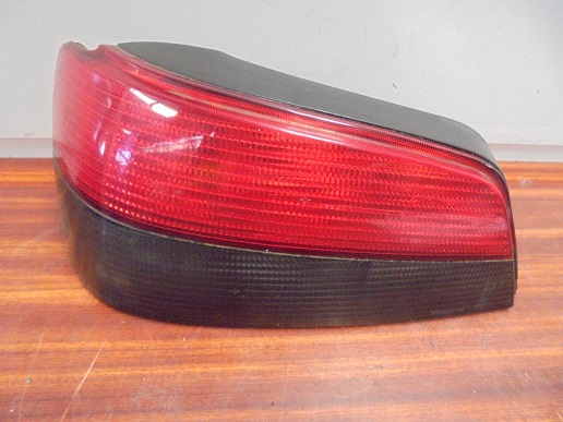 Feu Arriere Gauche 
PEUGEOT 306 
An 04.1997 - 06.2001