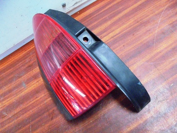 Feu Arriere Gauche
PEUGEOT 306 SW
An 04.1997 - 03.2002