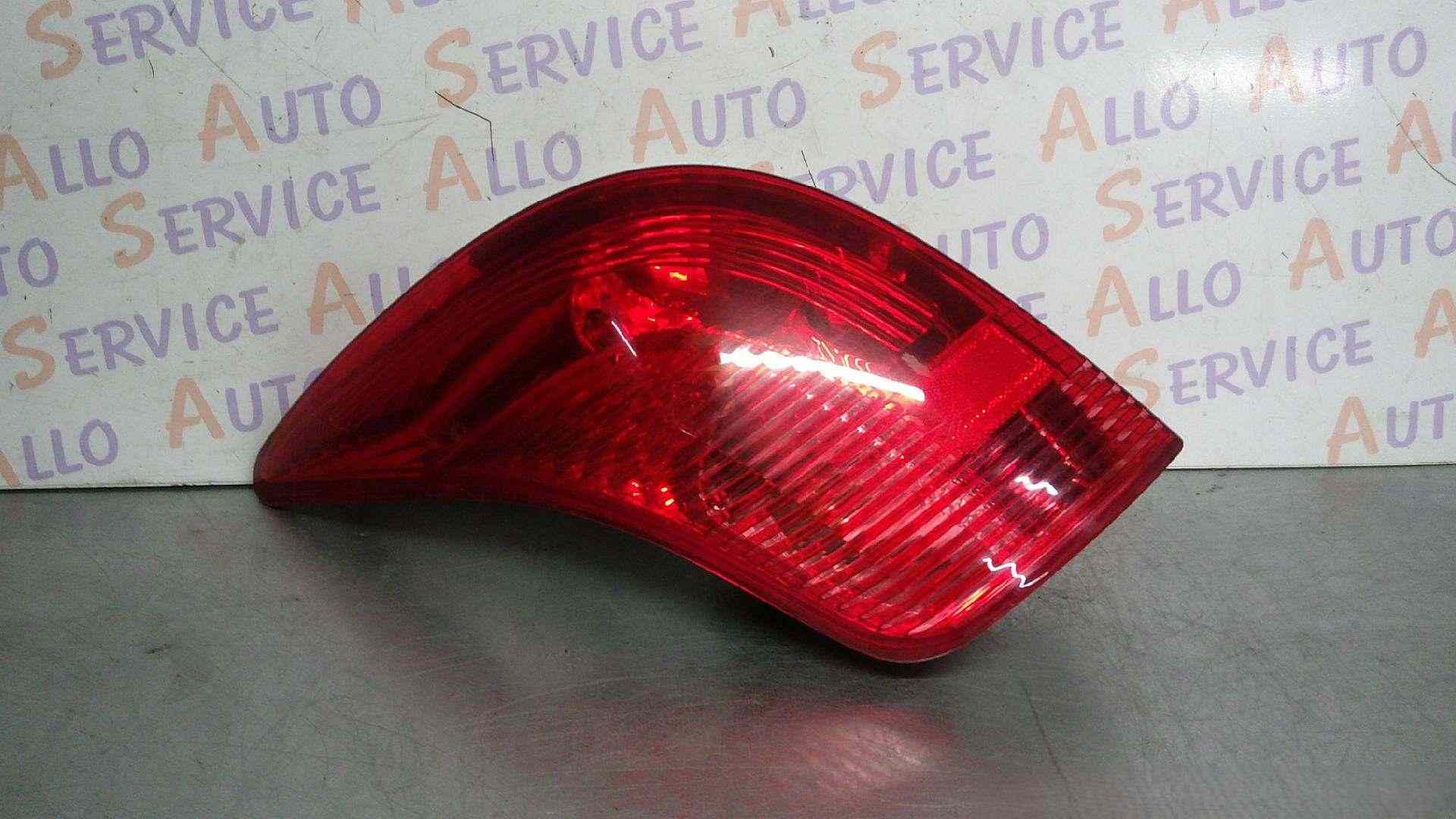 Feu Arriere Gauche PEUGEOT 308 1 SW PHASE 1  

MILLESIME 03/2010