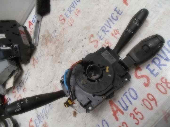 Commodo 
PEUGEOT 207
An 04.2006 - 06.2013

COM 2005 Valeo
96657288XT

