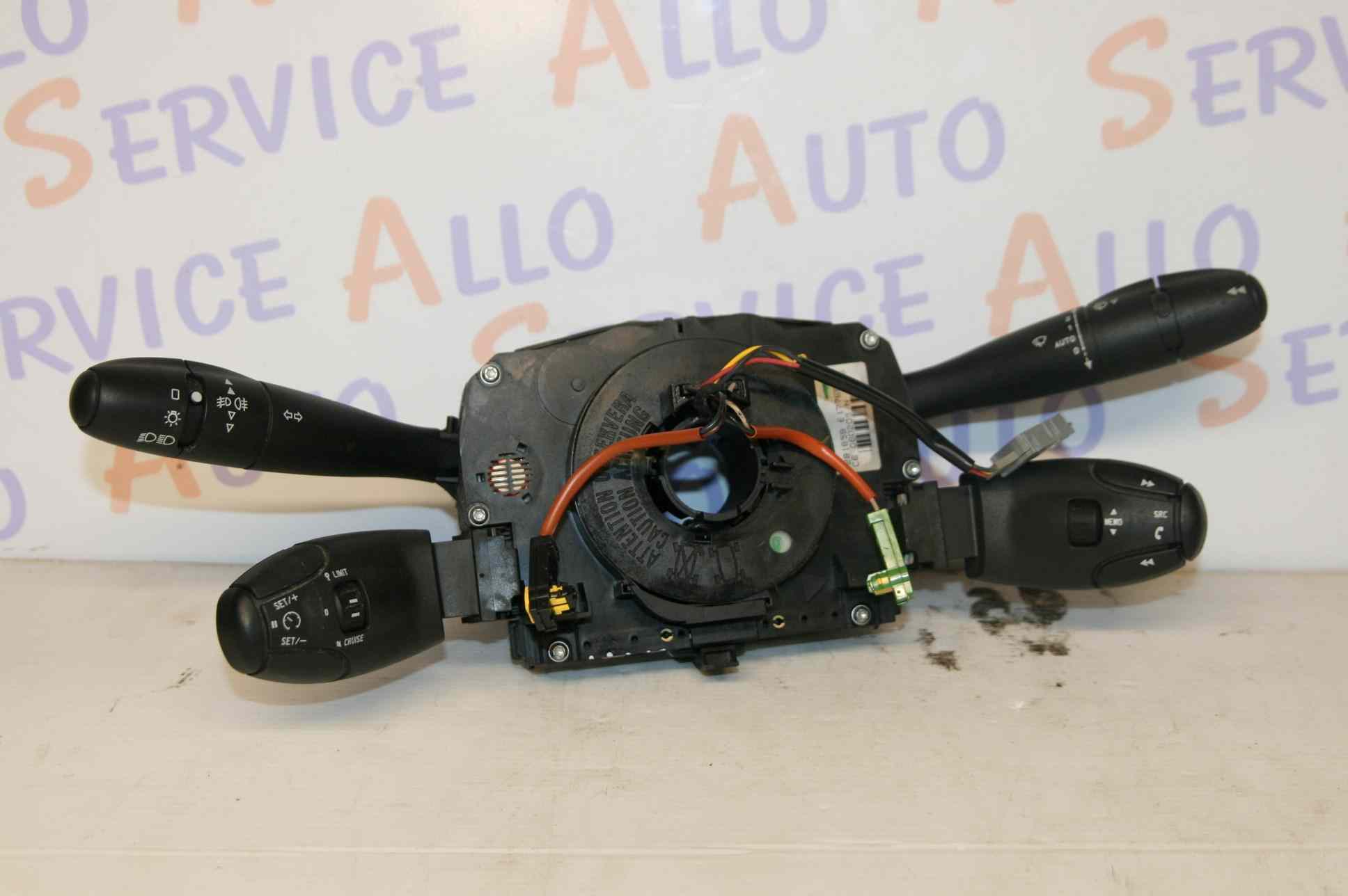 Commodo VALEO COM 2003
PEUGEOT 407 PHASE 1 4P 
2004-04->2008-07
référence : 96486272XT

