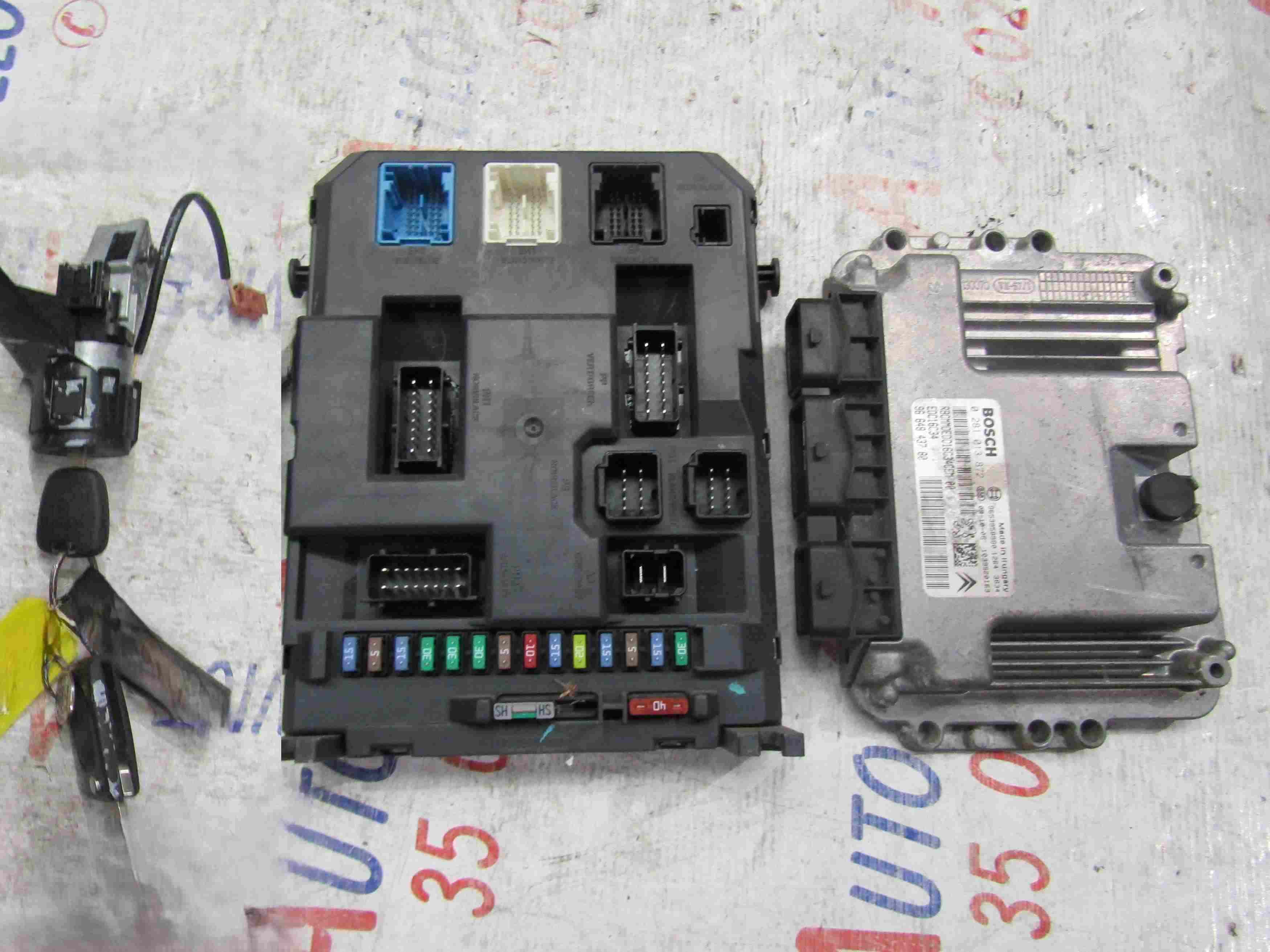 Kit de demarrage
PEUGEOT 207 1.6 HDi 90CV
06.2010

Inclus : BSI + Calculateur + Clé + Neiman

Références Calculateur : 
9664843780 / 9653958980

Référence BSI :
9664983080

Frais de Port sur devis
