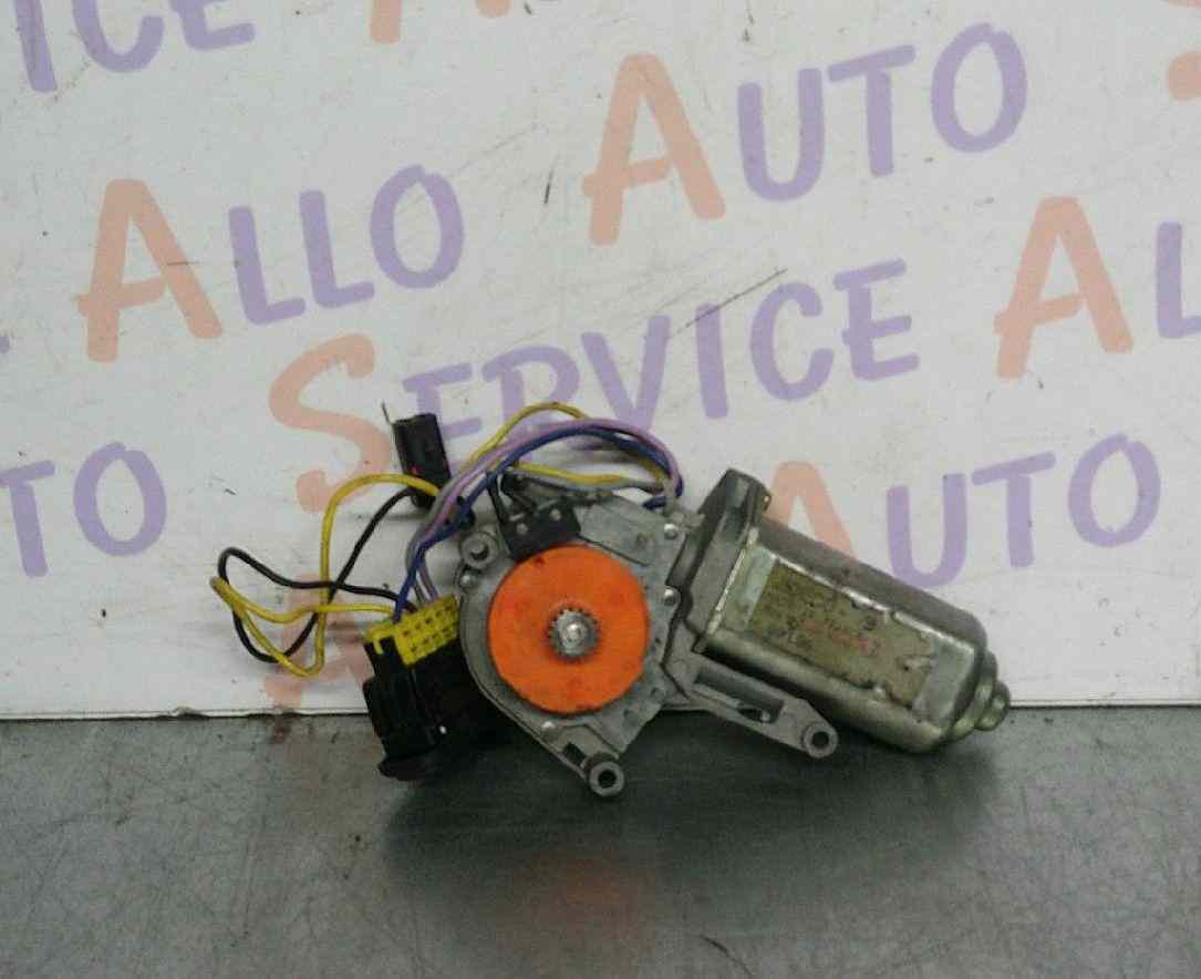 MOTEUR TOIT OUVRANT PEUGEOT 206 PHASE 1 

MILLESIME 05/2003

