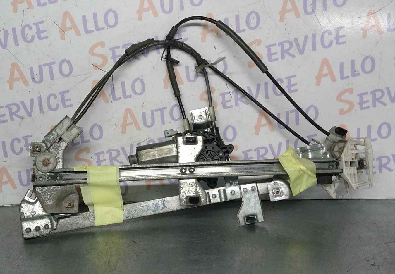 Leve Vitre Av Droit PEUGEOT Partner 1 PHASE 1 

MILLESIME 11/2001
