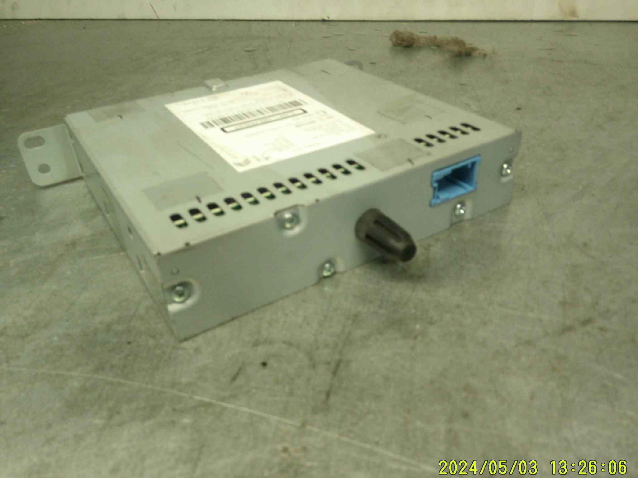 Autoradio chargeur cd 
PEUGEOT 308 2 phase 1 
ref : 9805593680-02

