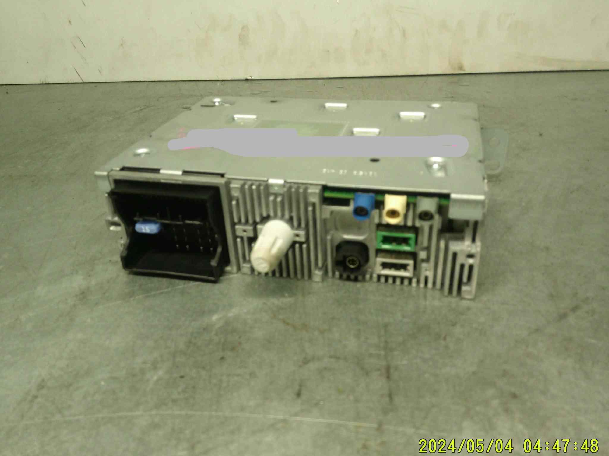 boitier gps  
PEUGEOT 308 2 phase 1
ref : 9309335980

