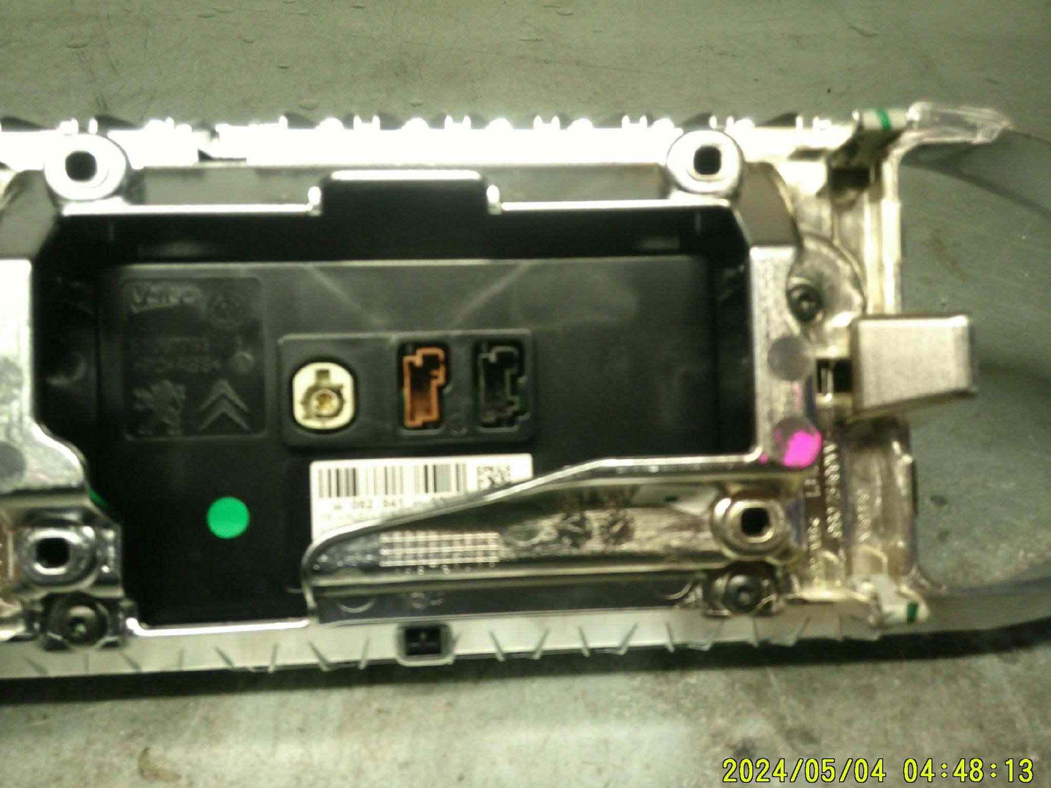 ecran Autoradio 
PEUGEOT 308 2 phase 1
ref : 980828418000

