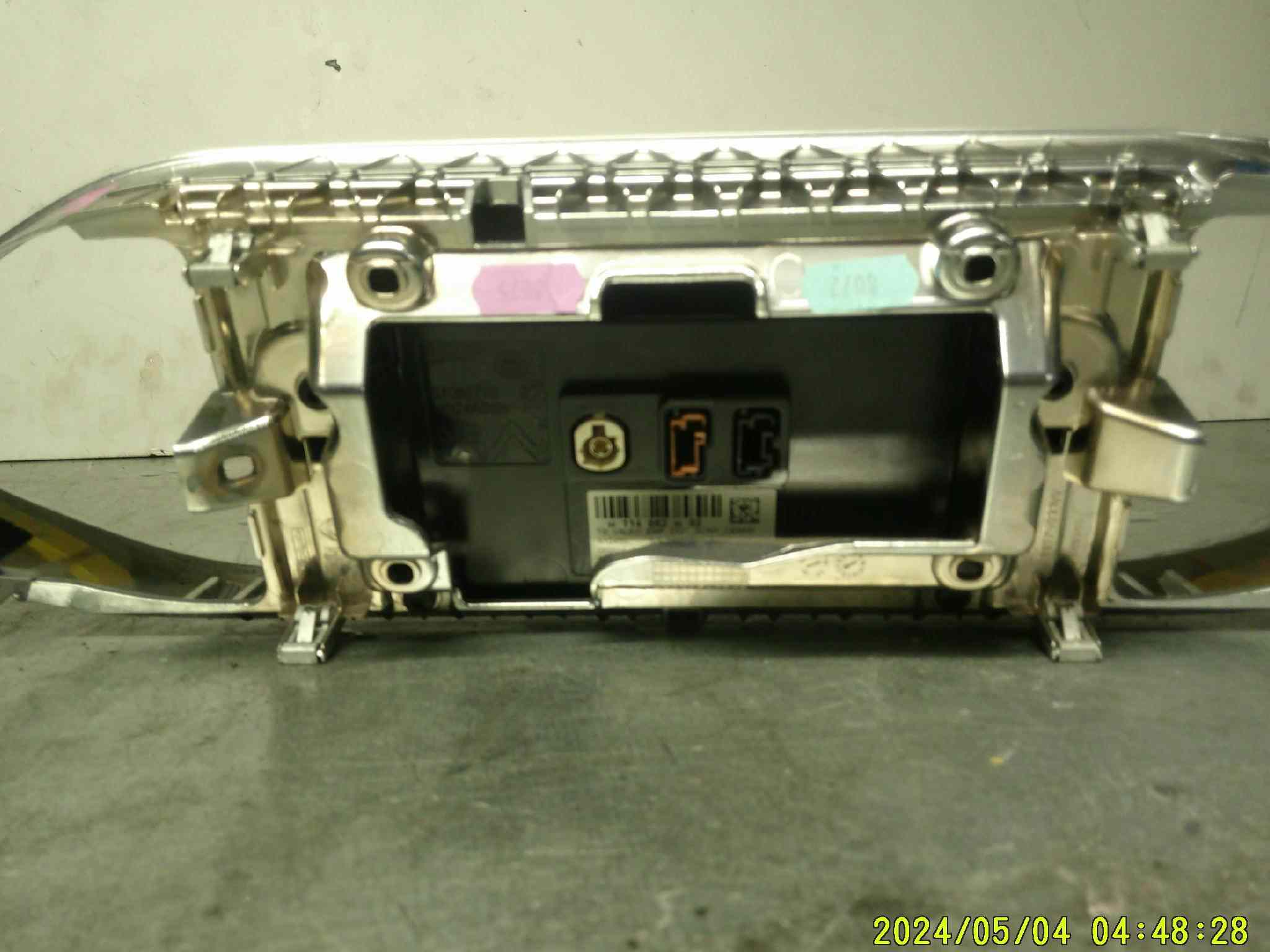 ecran Autoradio 
PEUGEOT 308 2 phase 1 
ref : 981148628002

