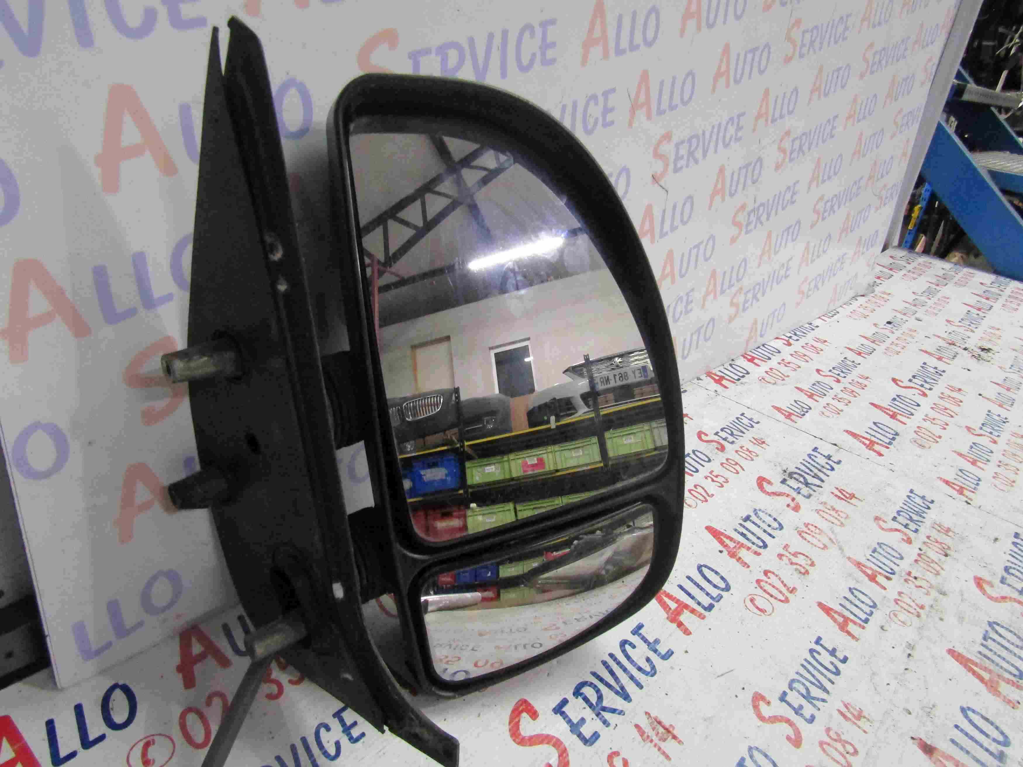 Retro Electrique Droit
PEUGEOT Boxer 2

Couleur: Noir
04.2003
Frais de port sur devis

