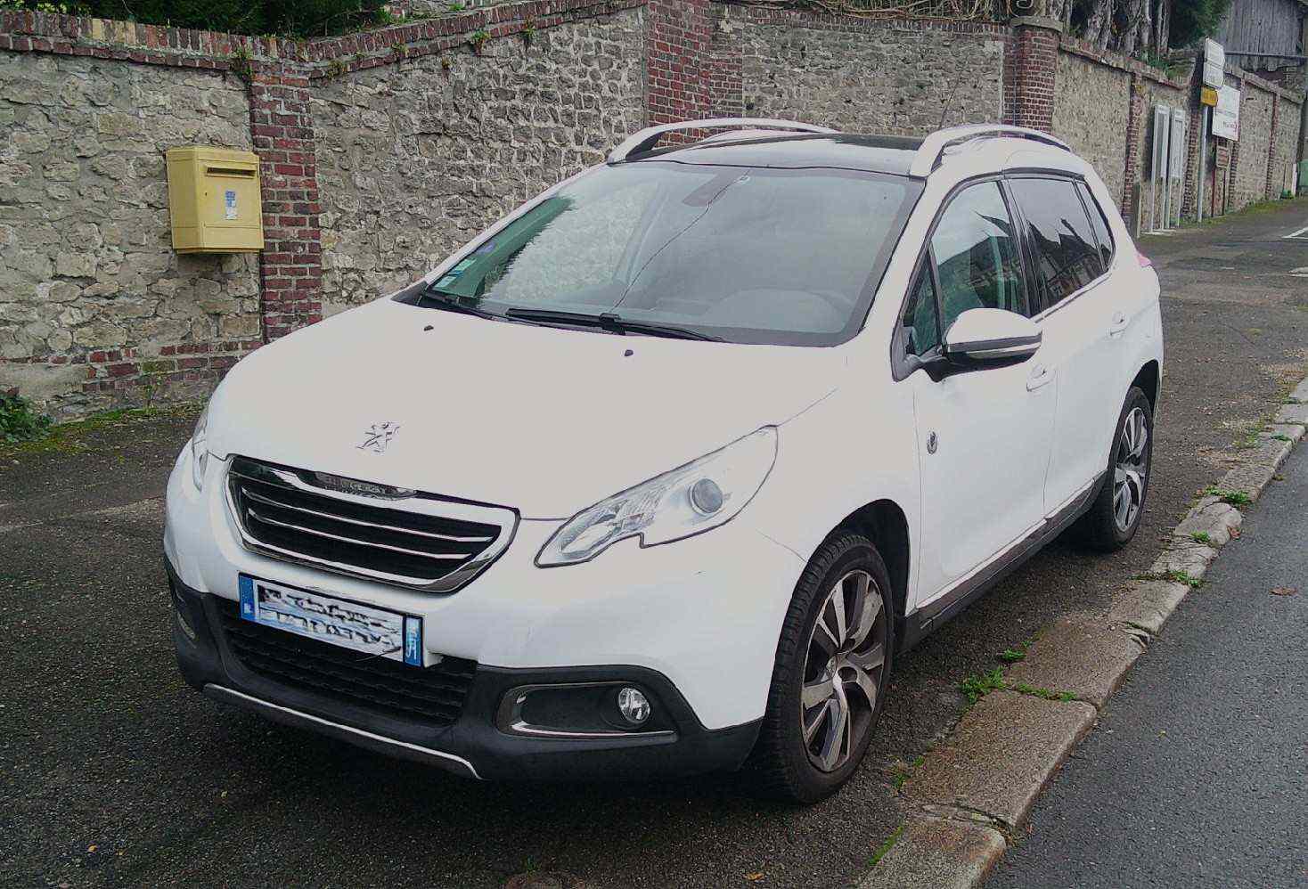 Occasion  PEUGEOT 2008 1.2 12V TURBO 110 CH

MILLESIME 05/2016

95380 KMS

TRES BON ETAT

TOIT PANORAMIQUE, RETROS RABATTABLES ELECTRIQUEMENT