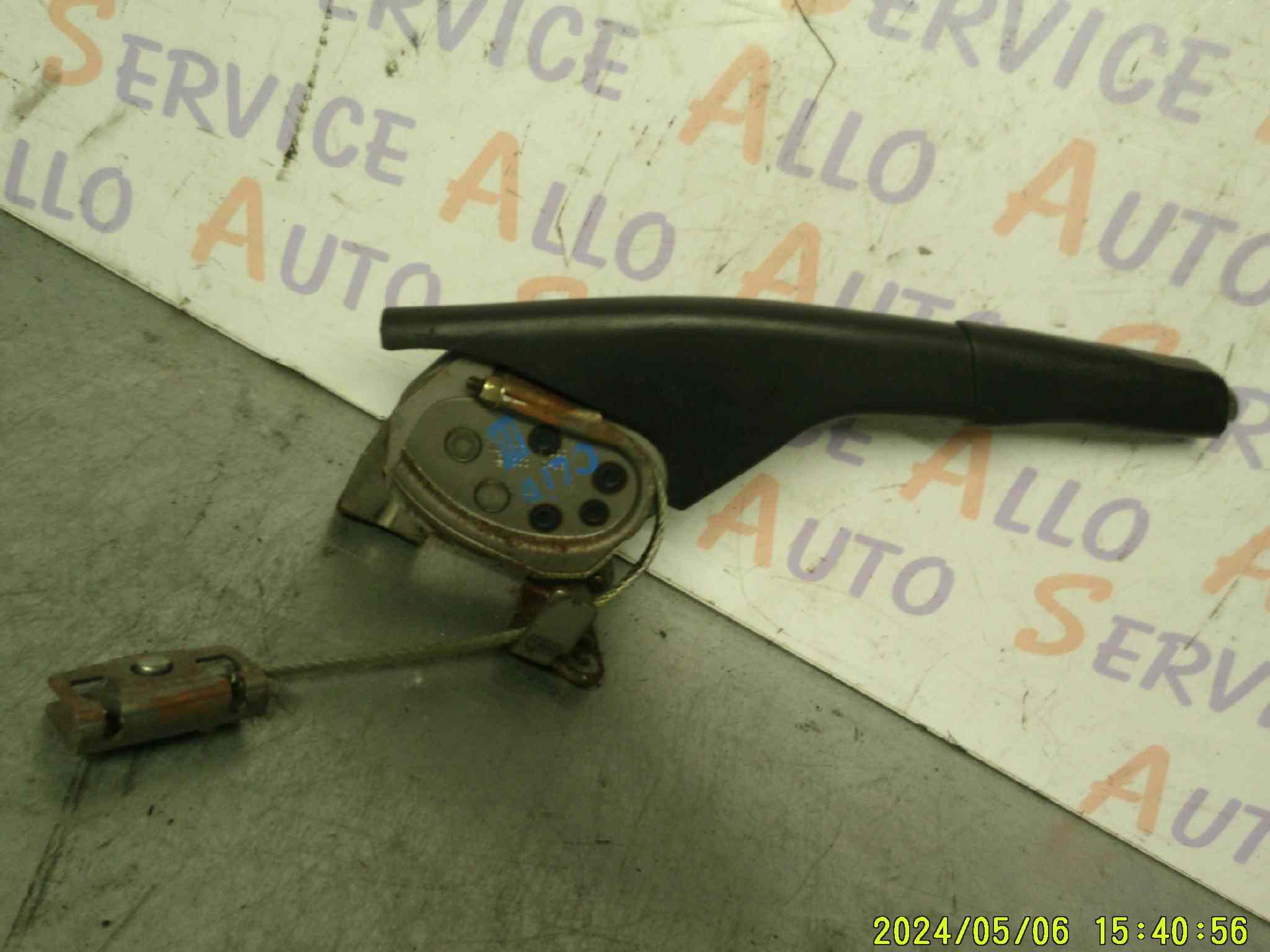 levier de frein a main
RENAULT Clio 3

