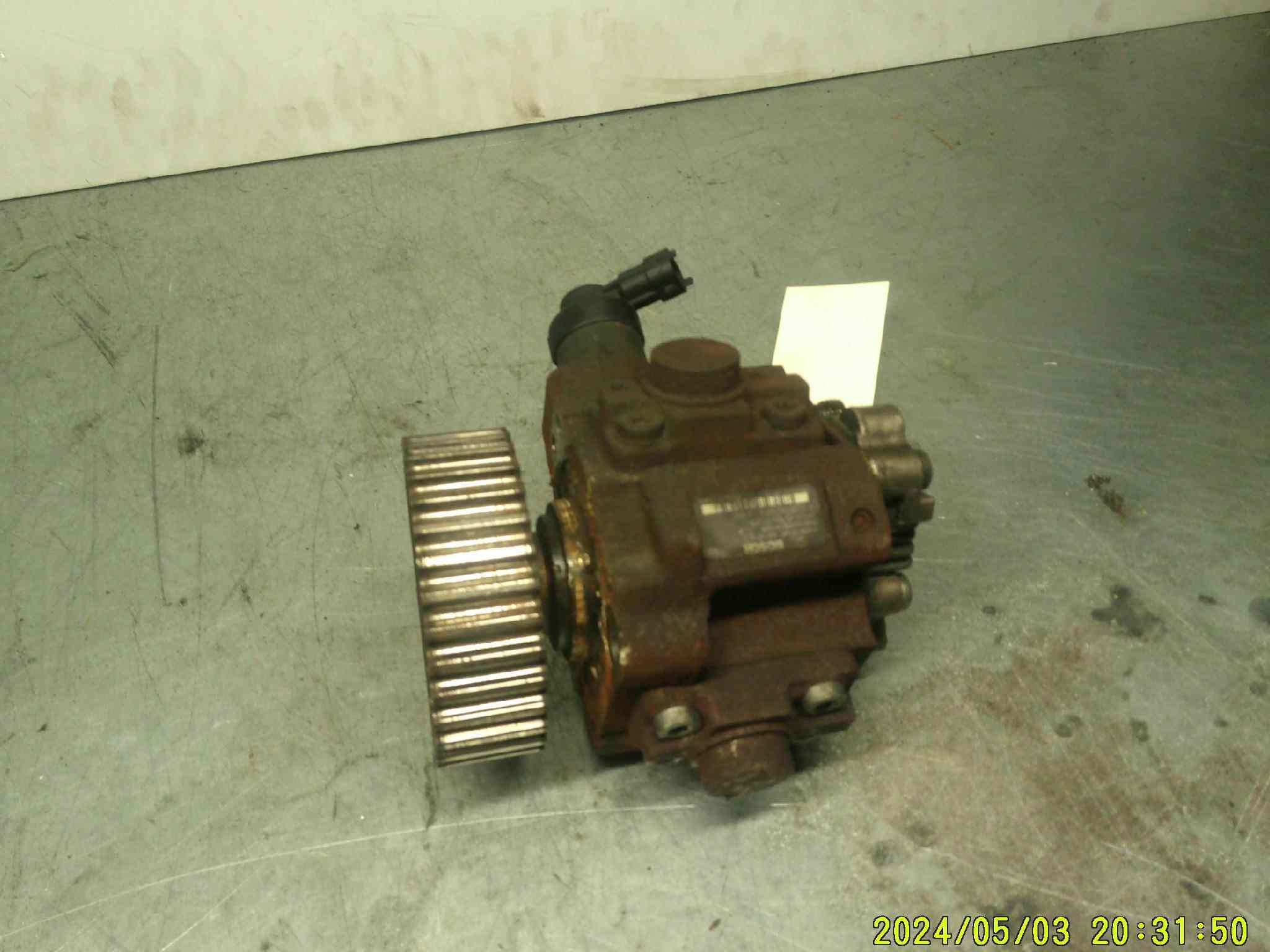 Pompe a Injection 
RENAULT Scenic 2 1.9 dci
ref : r70
      8200561664
