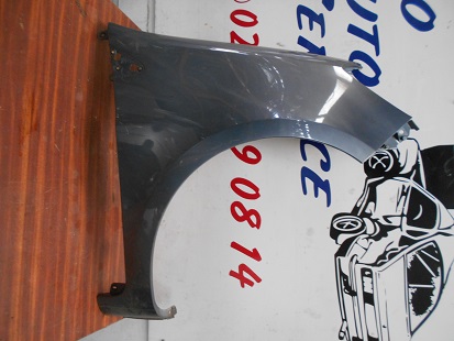 Aile AV Droit
RENAULT Clio 3 Phase 1
An 09.2005 - 03.2009

Pour roue en 185

Frais de Port sur devis