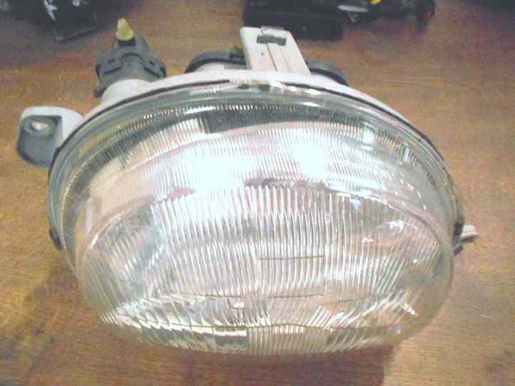 Optique Droit
RENAULT Twingo I PHASE 2 
1998-08 - 2000-08 

Verre

