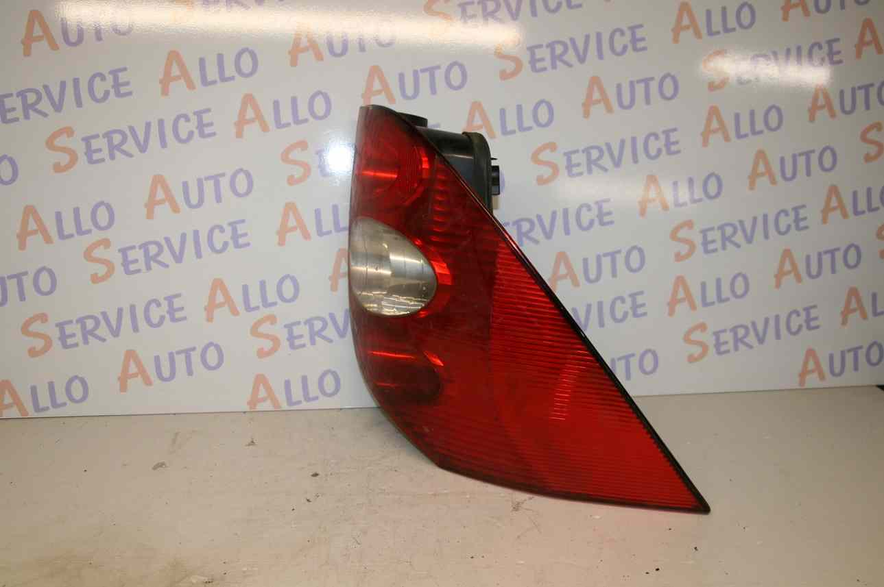 Feu Arriere Gauche RENAULT Laguna 2 phase 1 break
03/2004
