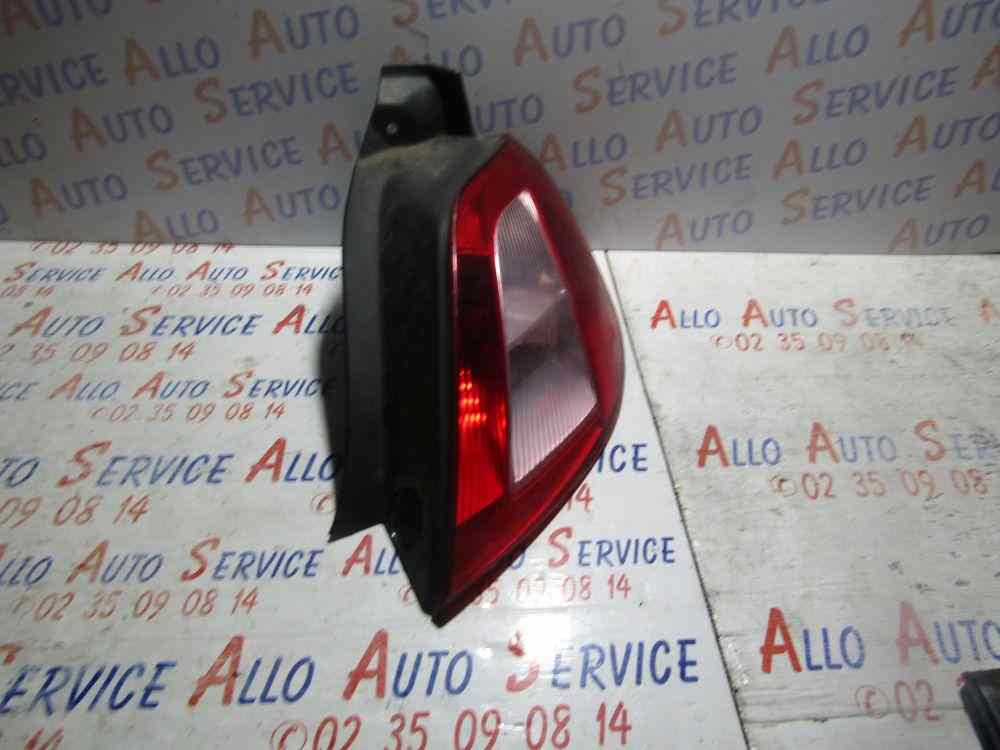 Feu Arriere Droit
RENAULT Megane 2 PHASE 1 1.6I-16V
19.07.2005

