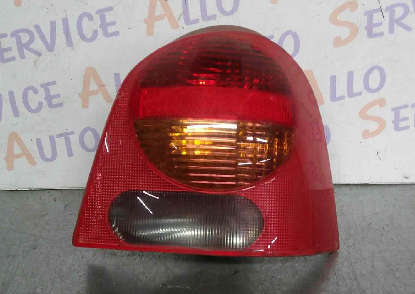 Feu Arriere Droit RENAULT Twingo 1 PHASE 3

MILLESIME 01/2004

