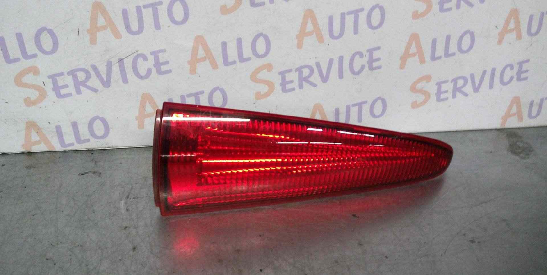 Feu Factice Arriere Droit RENAULT Kangoo 2 PHASE 2

MILLESIME 05/2015

