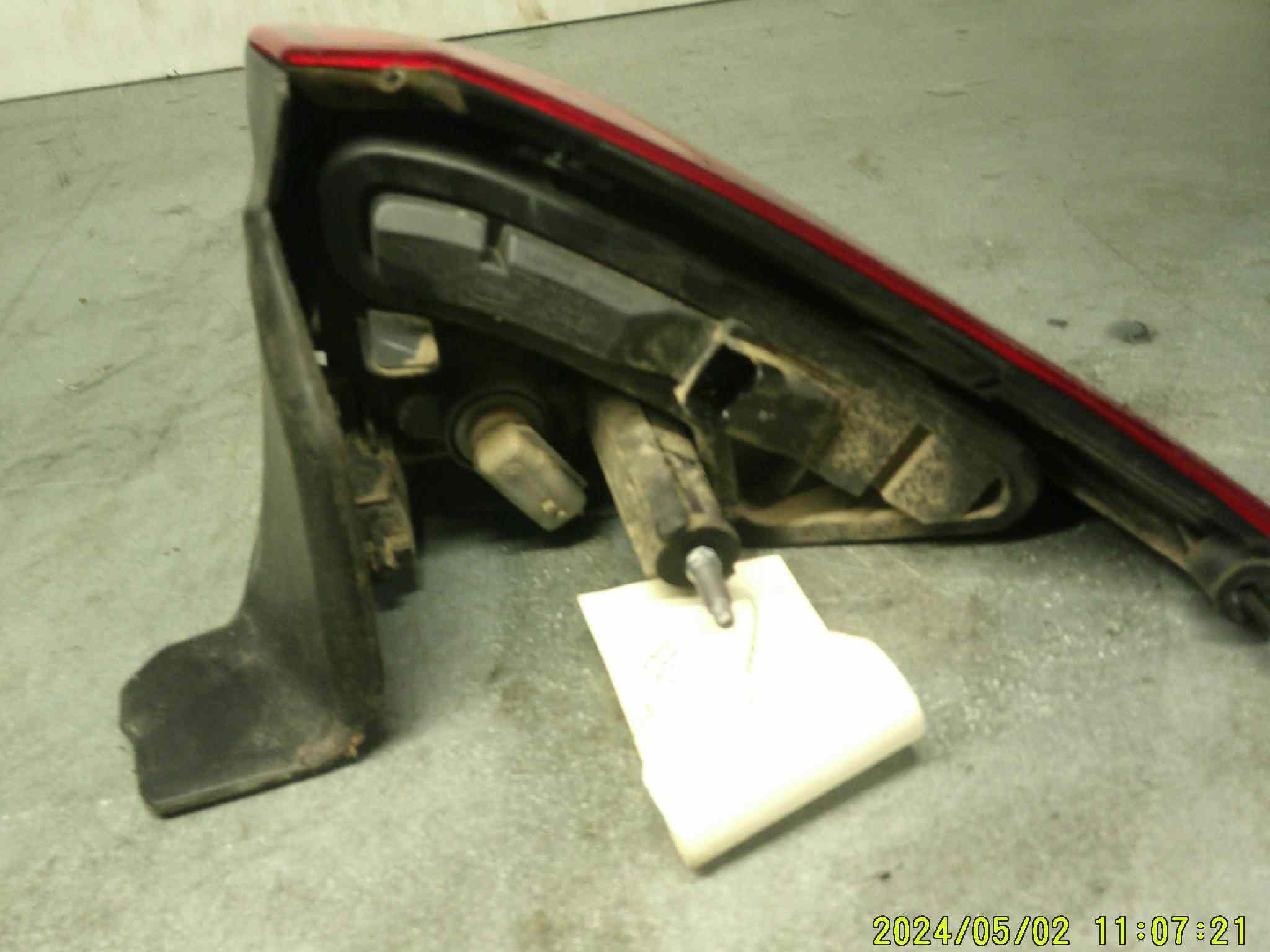 Feu Arriere Gauche
RENAULT Laguna 3 
ref : 265550001r

