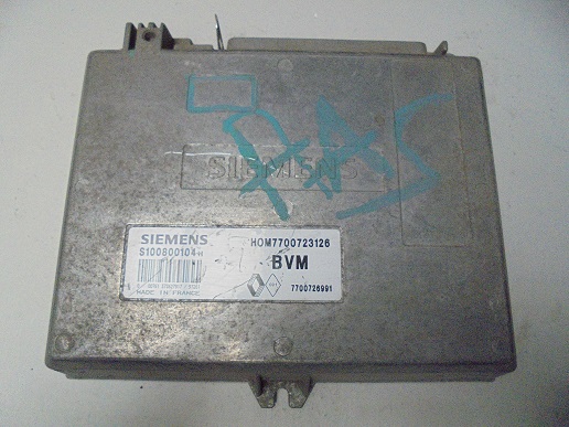 Calculateur RENAULT
R25 2.2 Essence

SIEMENS S100800104 H
Hom 7700723126 
7700726991

