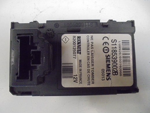 Lecteur de carte 
RENAULT Scenic 2 - 1.9 DCI
An 03.2004 - 09.2006 

Siemens 
S11853900B
8200125077