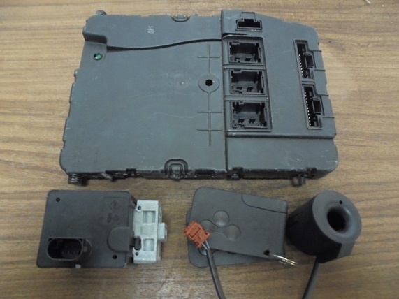 Kit de demarrage 
RENAULT Megane 2 1.5 DCI 105CV
An 2002 - 2007

Comprenant

2 cartes + verrou de colonne

Calculateur Bosch 
0281 012 769

UCH N3 Siemens 
8200433198
S118400260 E