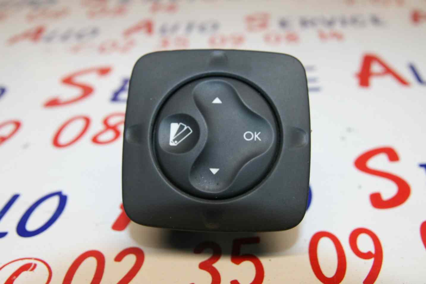 Commutateur d'Ordinateur de Bord RENAULT Scenic 3
07.2009

Réf : 283950001R