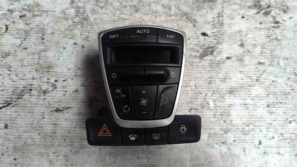 Commande de chauffage 
RENAULT Laguna 3

Ref:275100002R