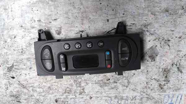 Commande de chauffage 
RENAULT Scenic 1

Ref:7700435401

