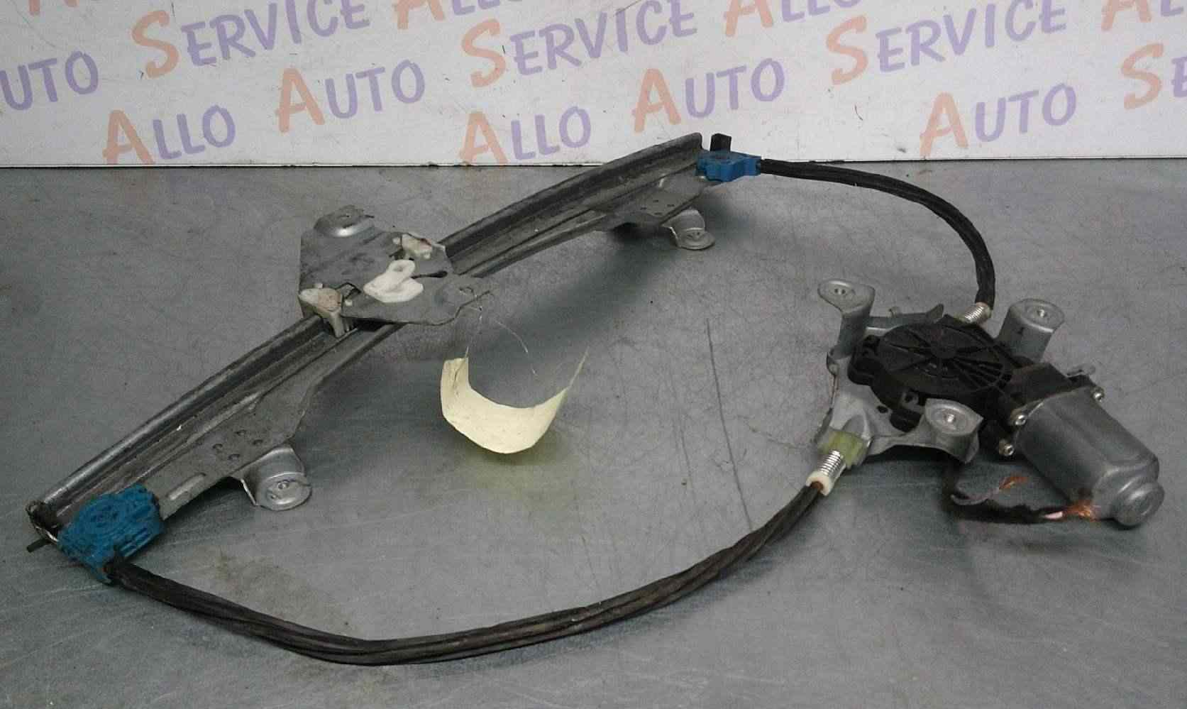 Leve Vitre Av Droit RENAULT Twingo 2 PHASE 1 (3 PORTES)   

MILLESIME 03/2008

