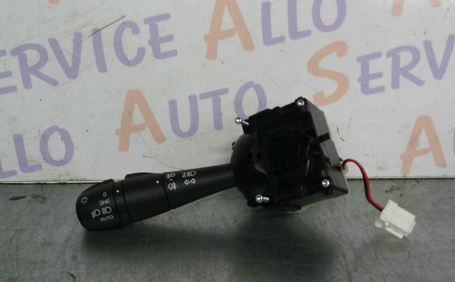 Commodo Feux  RENAULT Clio 4 PHASE 1 

MILLESIME 04/2013

